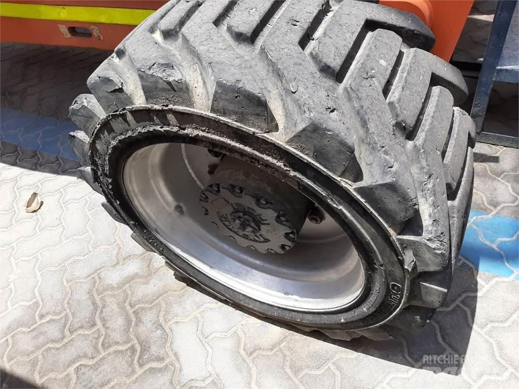 JLG 800AJ Strēles pacēlāji