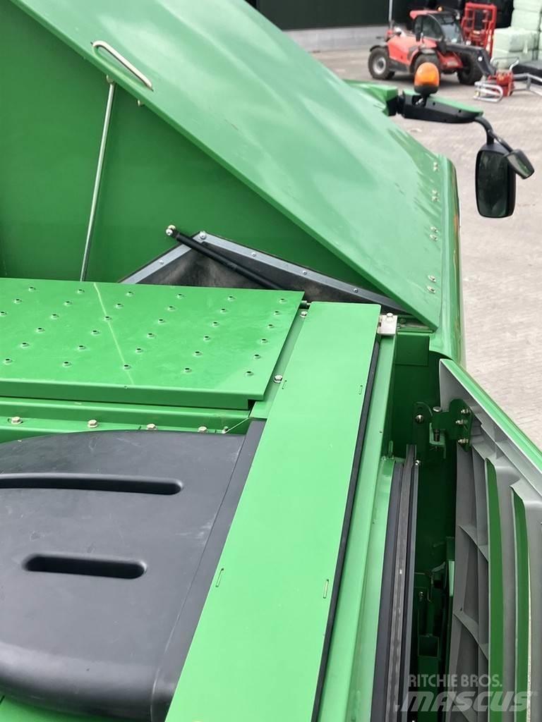 John Deere T550 Ražas novākšanas kombaini