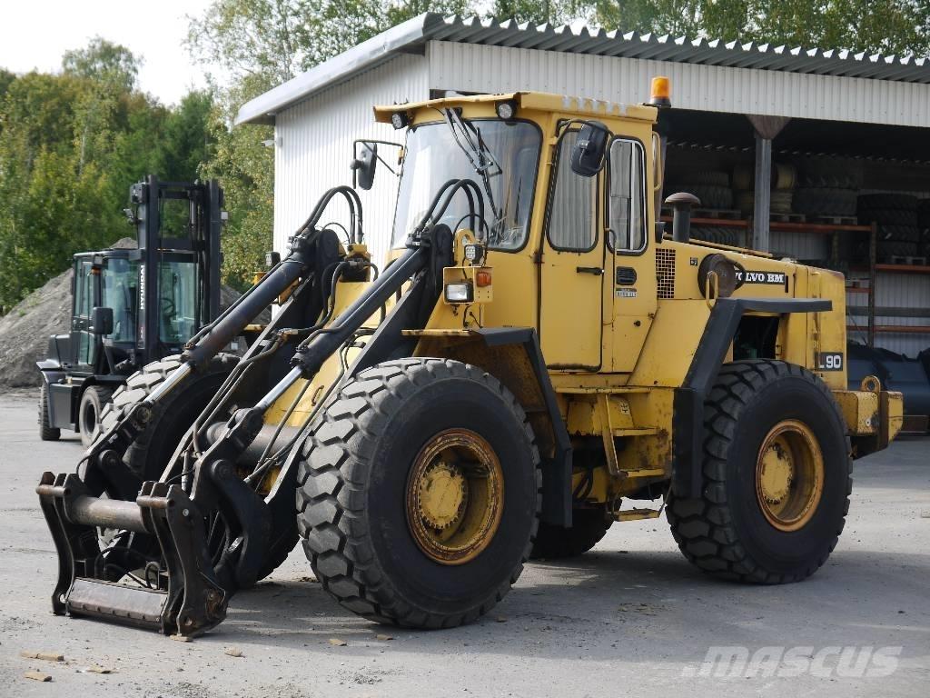 Volvo L 90 Iekrāvēji uz riteņiem