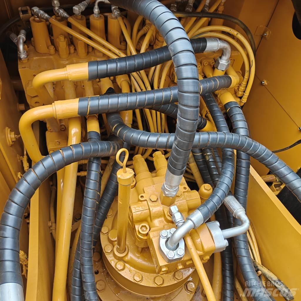 CAT 320D2 Kāpurķēžu ekskavatori
