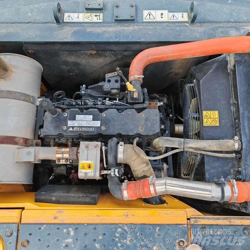 Hyundai 305L Kāpurķēžu ekskavatori