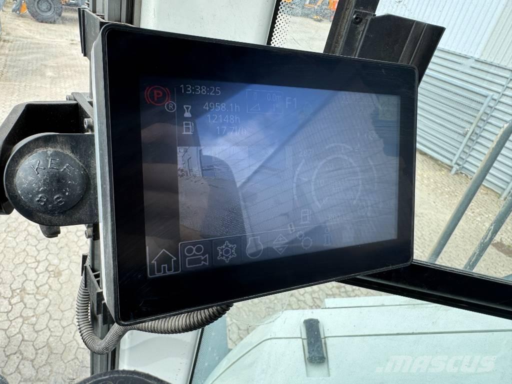 Liebherr L586 Iekrāvēji uz riteņiem