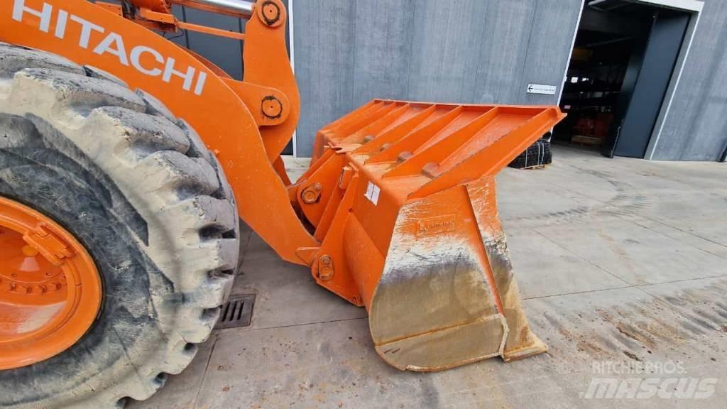 Hitachi ZW 310-6 Iekrāvēji uz riteņiem