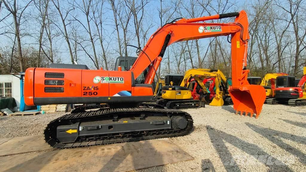 Hitachi ZX 250 Kāpurķēžu ekskavatori