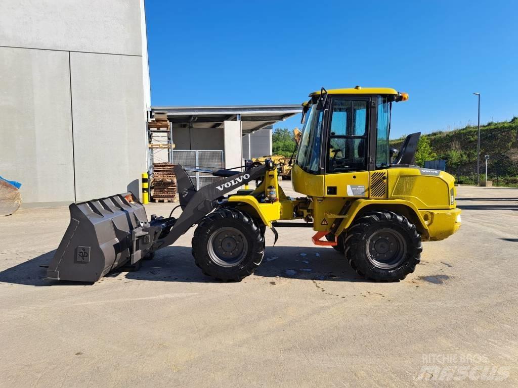 Volvo L 35 G Lietoti riteņu kompaktiekrāvēji
