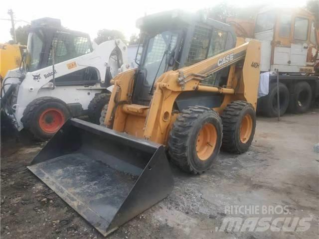 CASE 440H Lietoti riteņu kompaktiekrāvēji