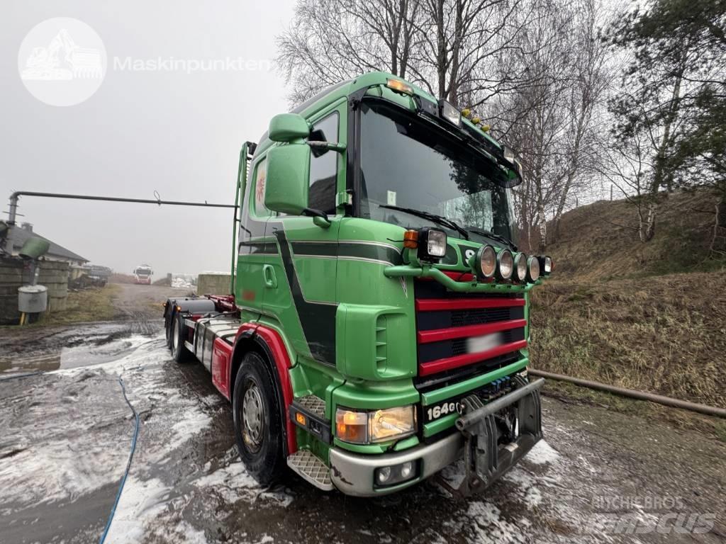Scania R 164-580 Treileri ar āķi