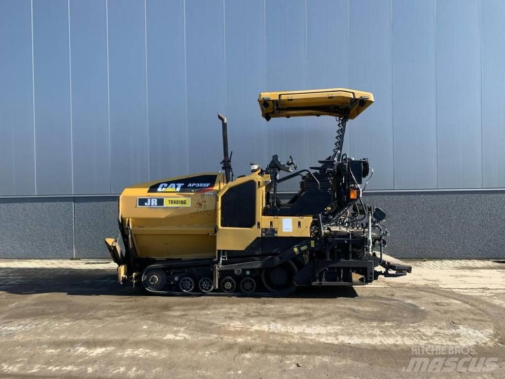 CAT AP355F Asfalta klājēji