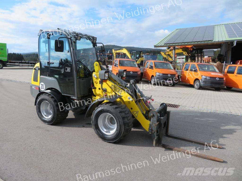 Neuson WL 25 Iekrāvēji uz riteņiem