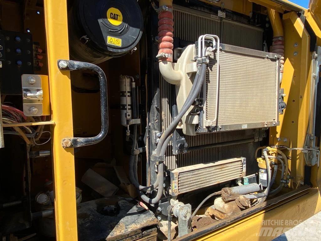 CAT 323 E Kāpurķēžu ekskavatori