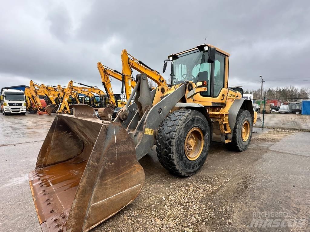 VOLVO L90F Iekrāvēji uz riteņiem