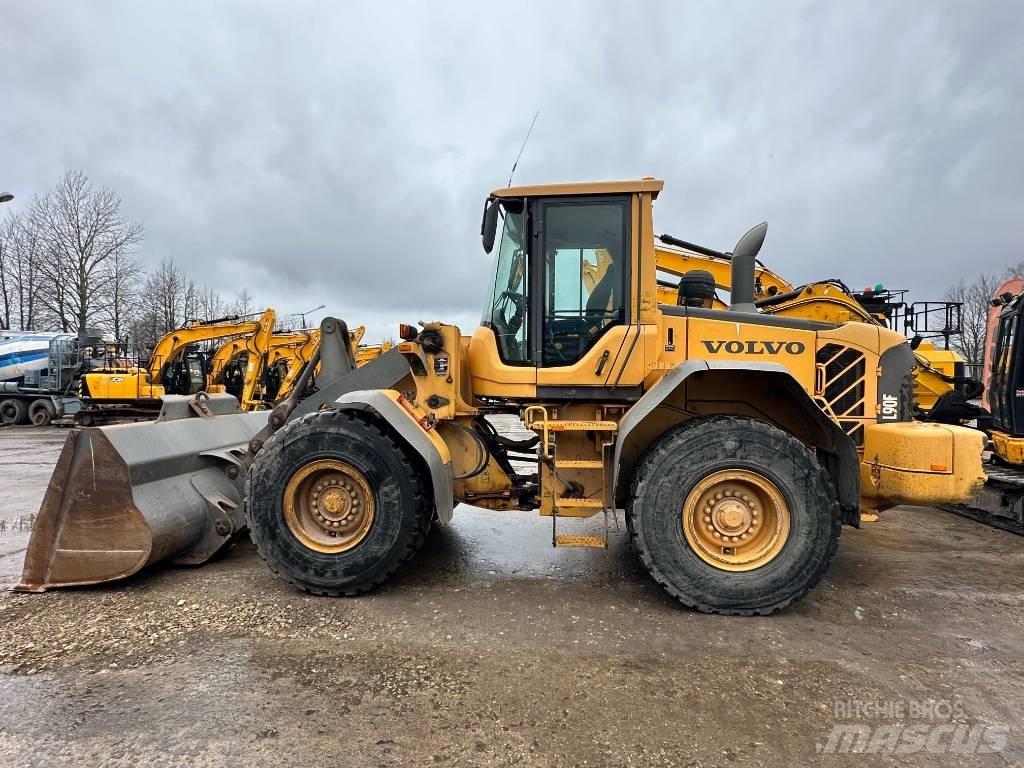 VOLVO L90F Iekrāvēji uz riteņiem