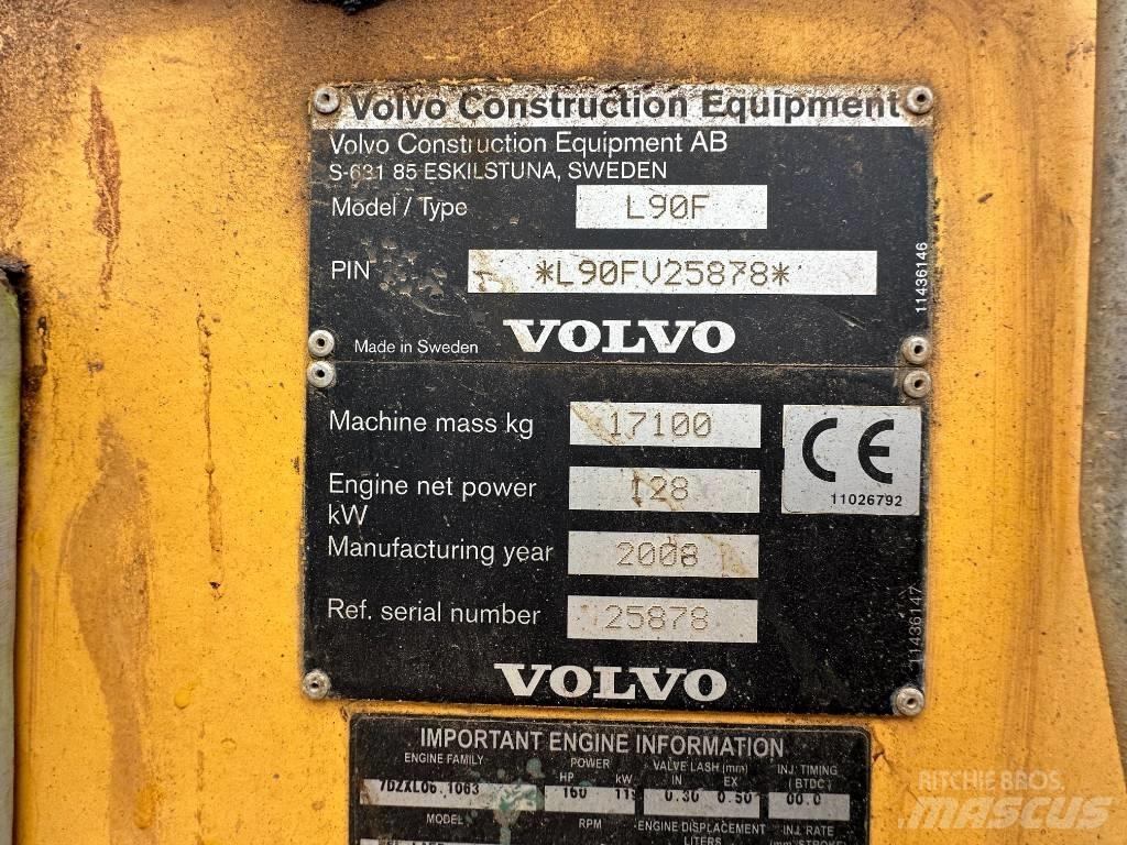 VOLVO L90F Iekrāvēji uz riteņiem