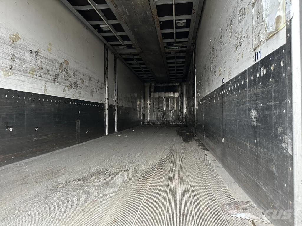 VAK V-4-40 Treileri ar ar temperatūras kontroli