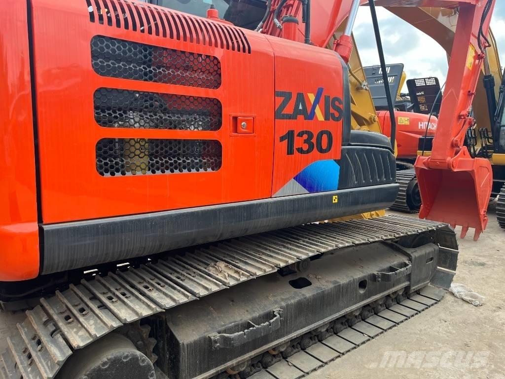 Hitachi 130-5 Kāpurķēžu ekskavatori