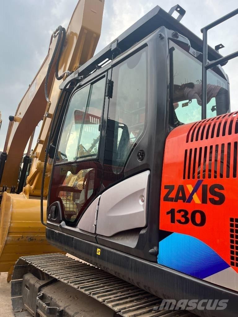 Hitachi 130-5 Kāpurķēžu ekskavatori
