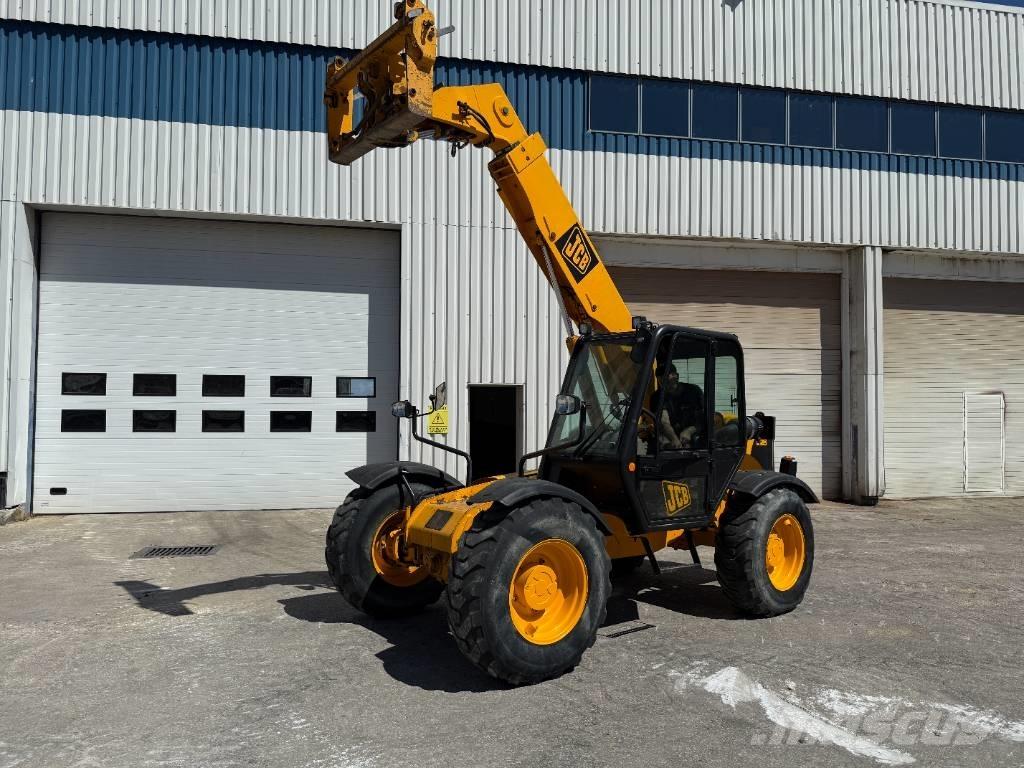 JCB 528-70 Teleskopiskie manipulatori