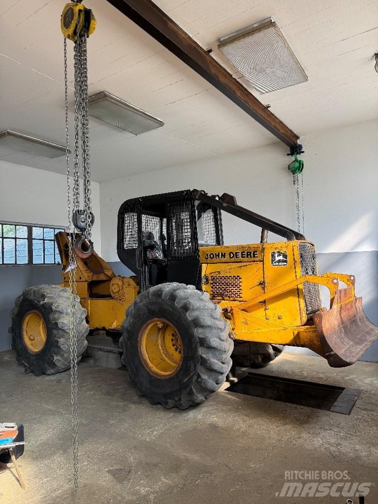 John Deere 540b 540b Mežizstrādes traktori