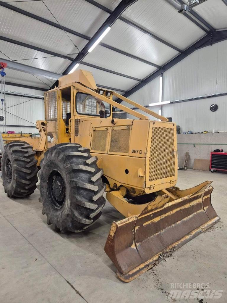 John Deere 667d Mežizstrādes traktori