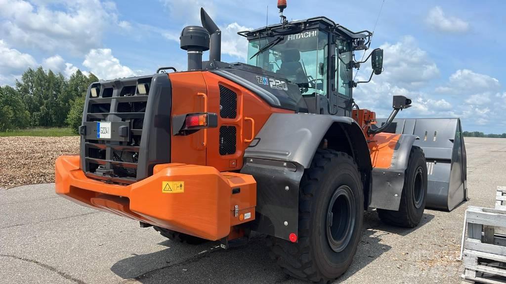 Hitachi ZW 220 Iekrāvēji uz riteņiem