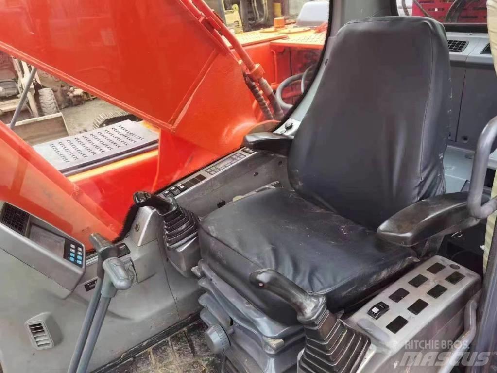 Doosan DX225LC Kāpurķēžu ekskavatori