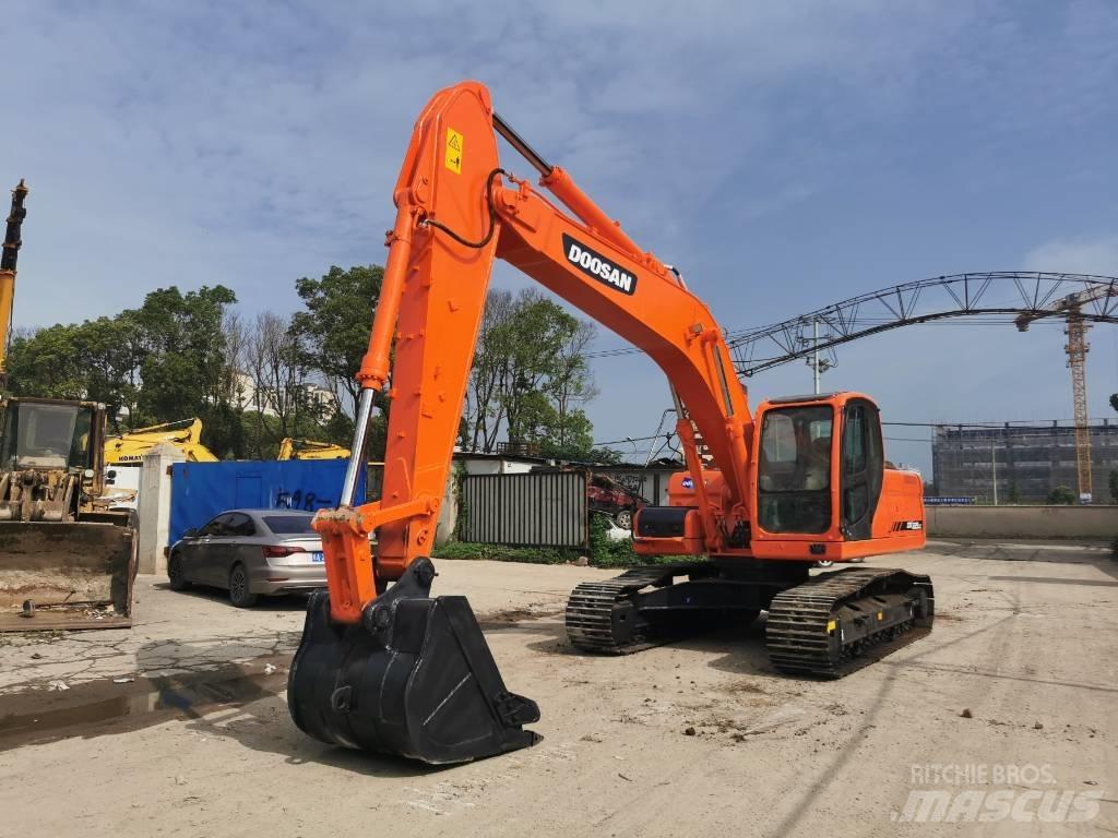 Doosan DX225LC Kāpurķēžu ekskavatori