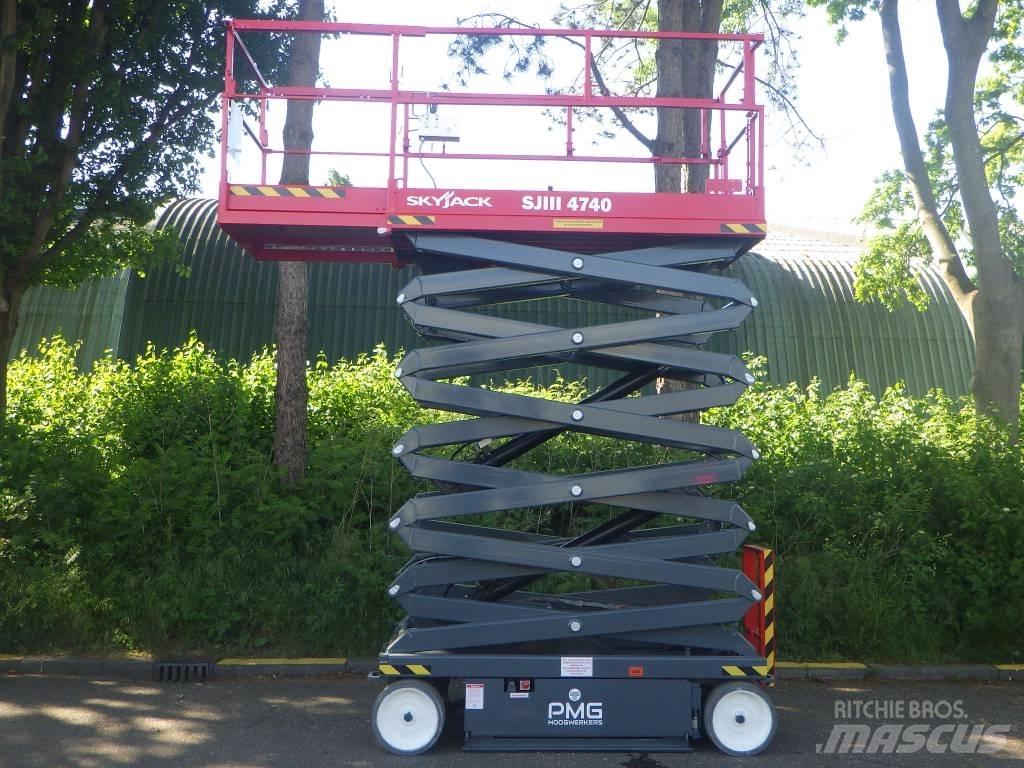 SkyJack SJ4740 Šķerveida pacēlāji