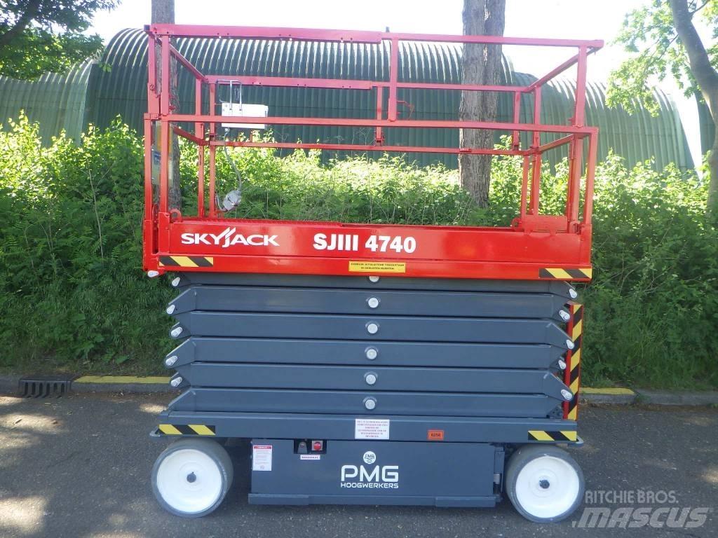 SkyJack SJ4740 Šķerveida pacēlāji