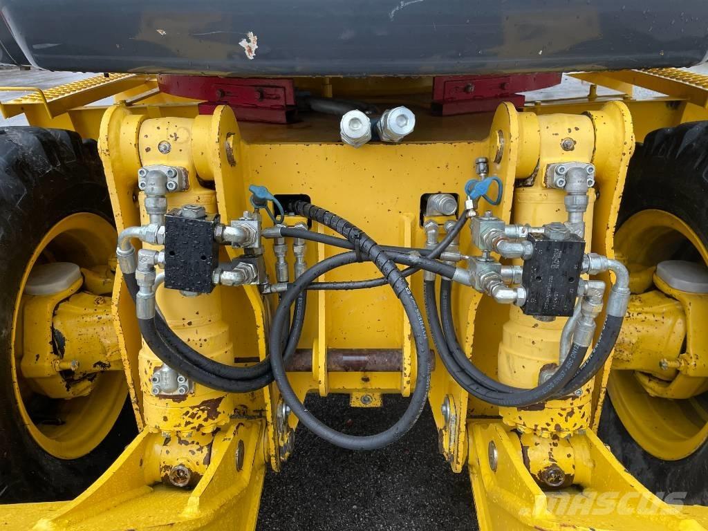 Komatsu PW 98 MR-8 Ekskavatori uz riteņiem