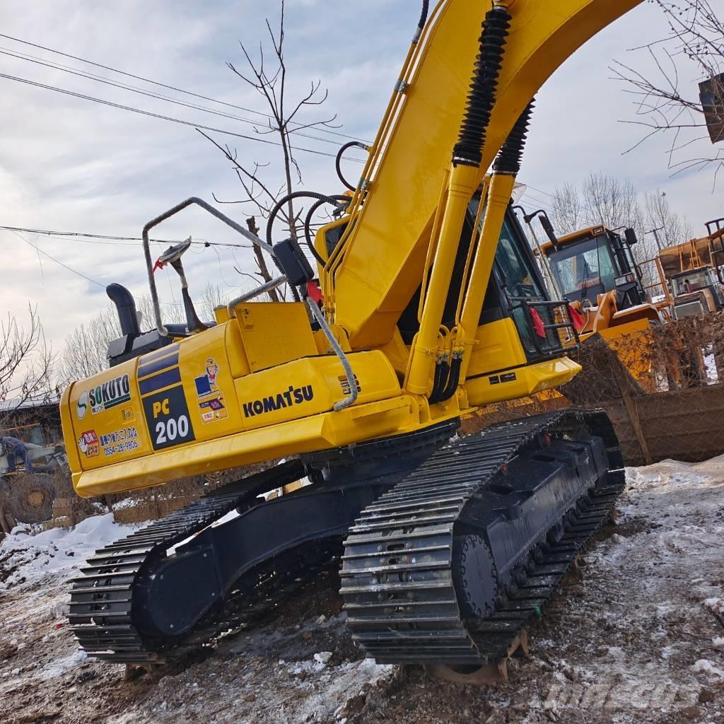 Komatsu PC 220-8 Kāpurķēžu ekskavatori