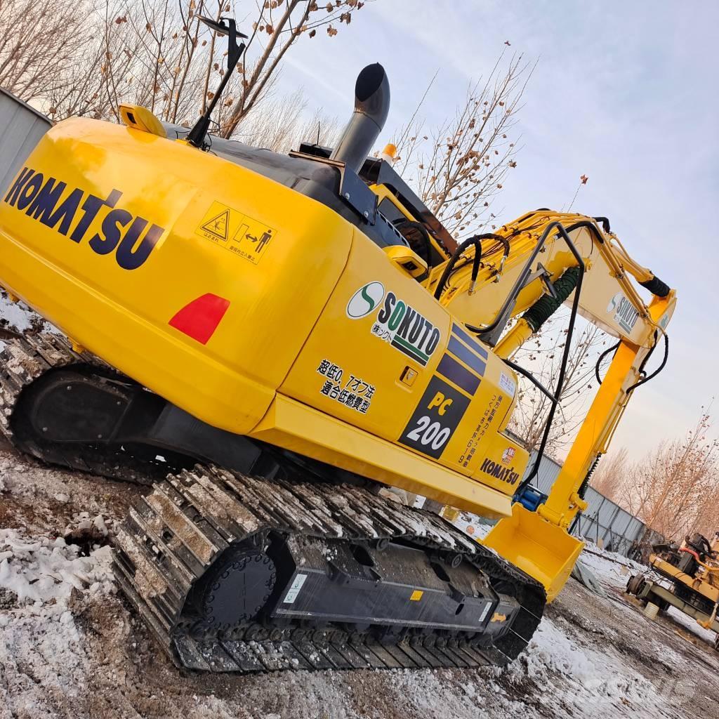 Komatsu PC 220-8 Kāpurķēžu ekskavatori