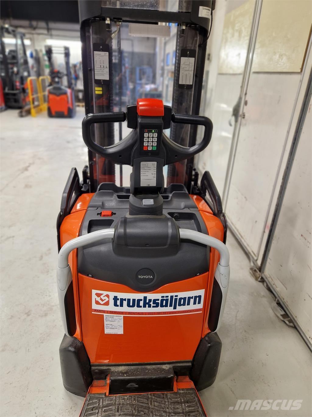 Toyota SPE120L Pašgājēji krautnētāji