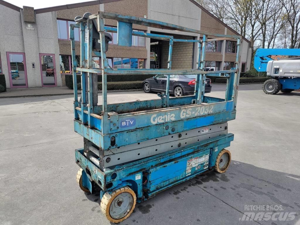 Genie GS 2032 Šķerveida pacēlāji