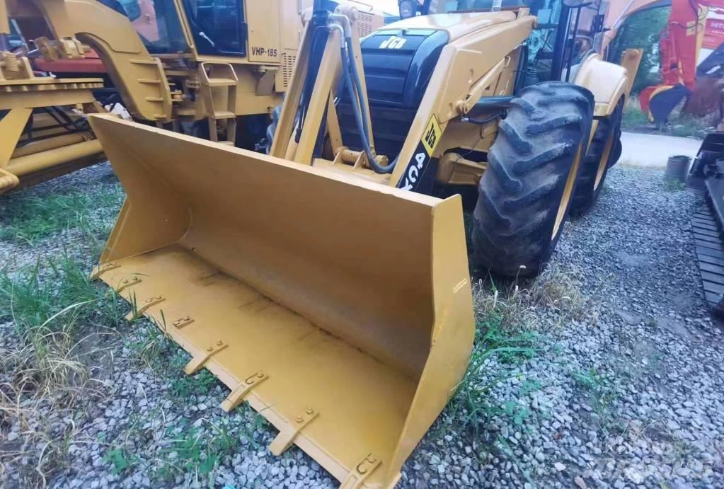 JCB 4 CX Ekskavatori-iekrāvēji