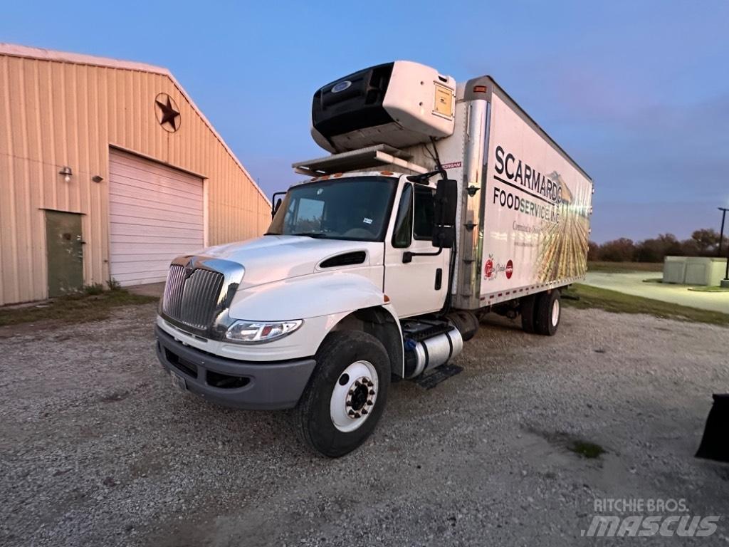 International 4300 Furgons