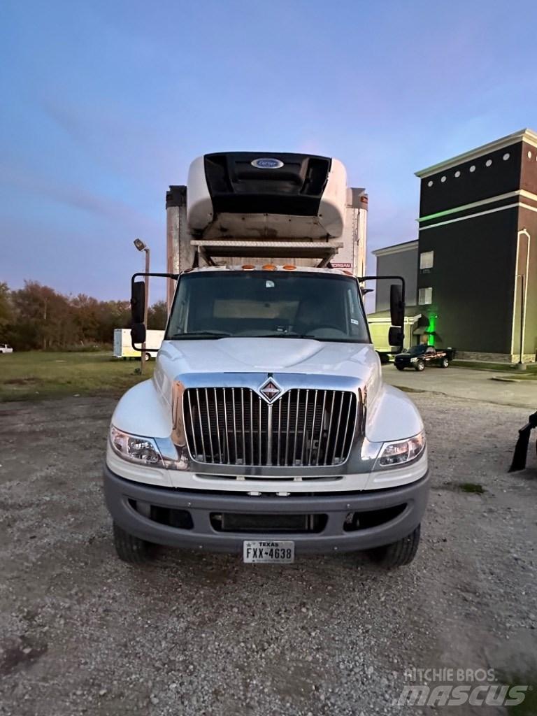 International 4300 Furgons