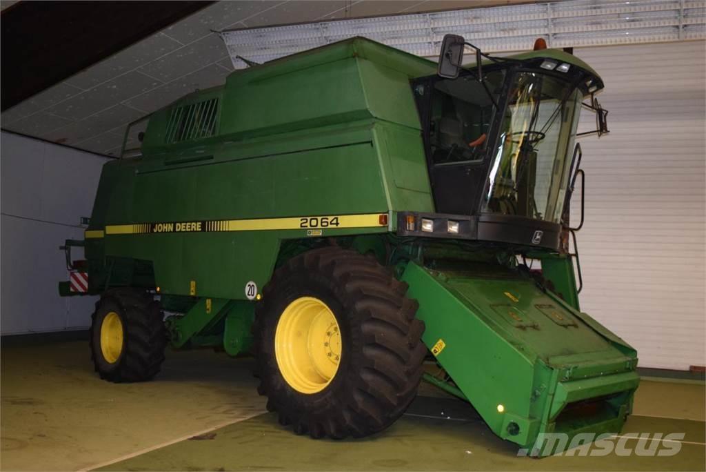 John Deere 2064 Ražas novākšanas kombaini