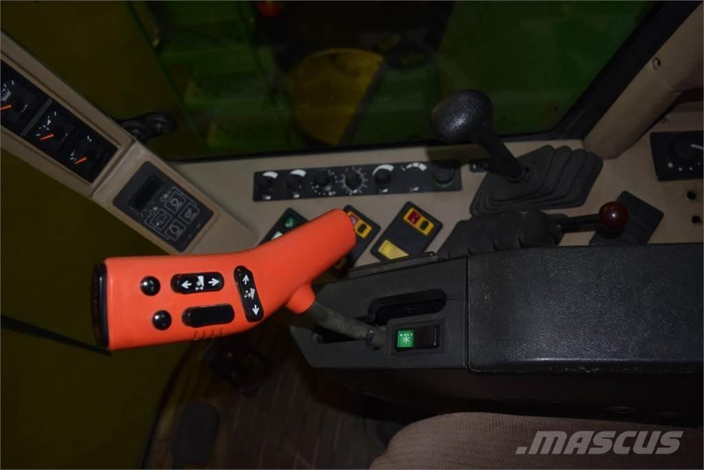 John Deere 2064 Ražas novākšanas kombaini