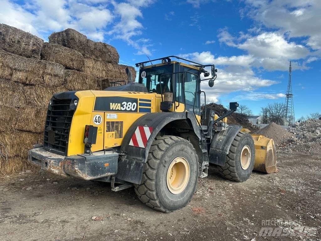 Komatsu WA380-8 Iekrāvēji uz riteņiem