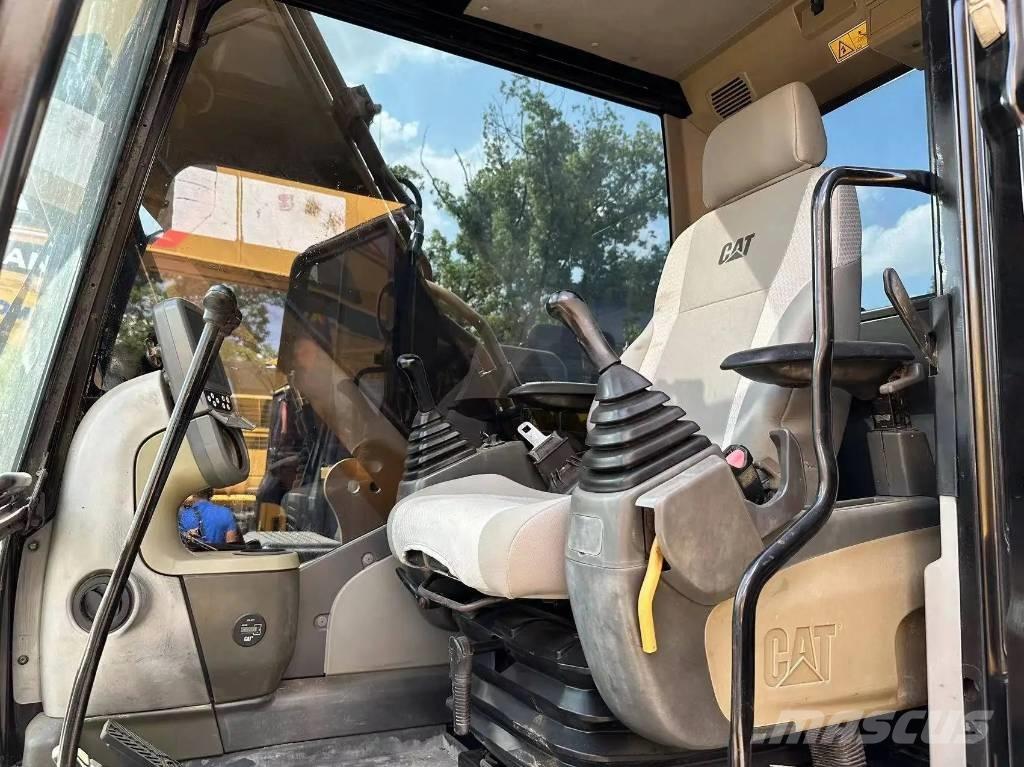 CAT 315D2 Kāpurķēžu ekskavatori