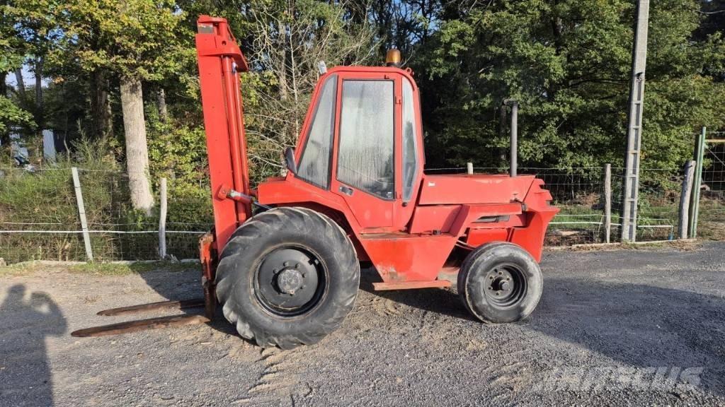 Manitou M 226 CP Tehnika ar dīzeļa dzinēju