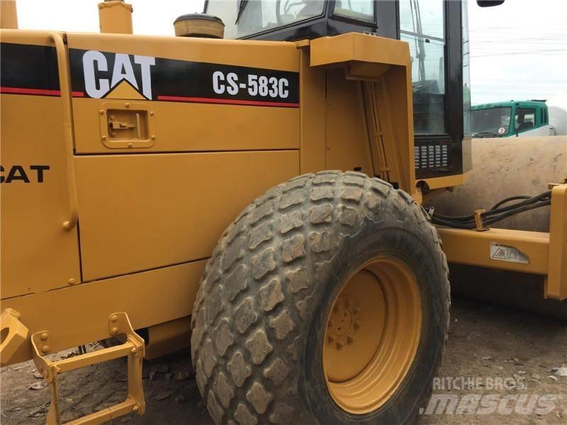 CAT CS583C Vienvalča grunts veltņi