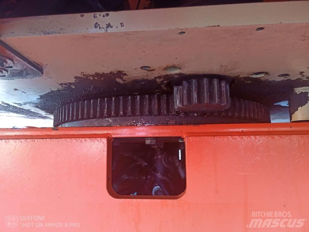 JLG 800 AJ Strēles pacēlāji