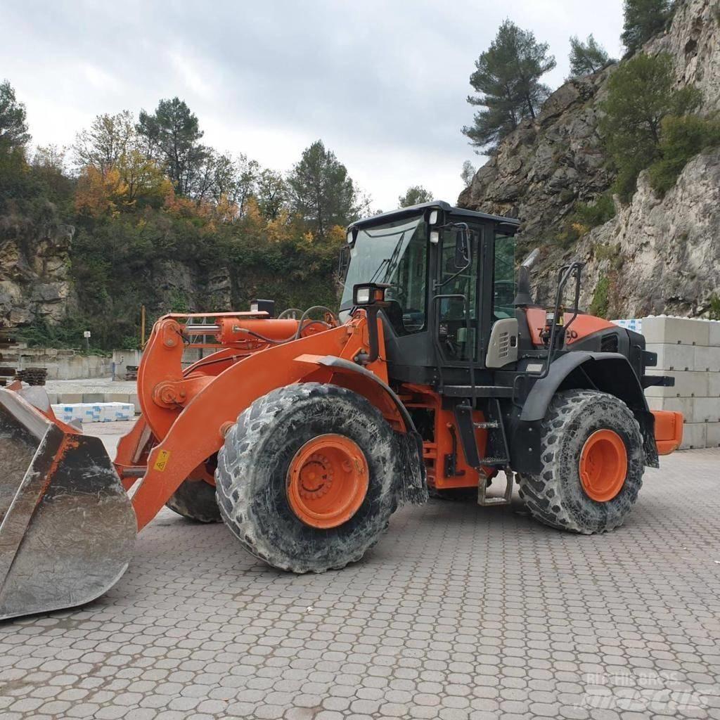 Hitachi ZW 220-5 Iekrāvēji uz riteņiem