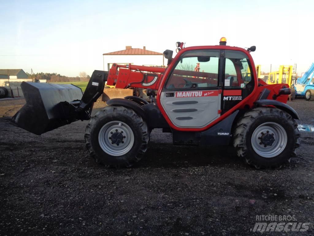 Manitou MT 932-75 Teleskopiskie manipulatori
