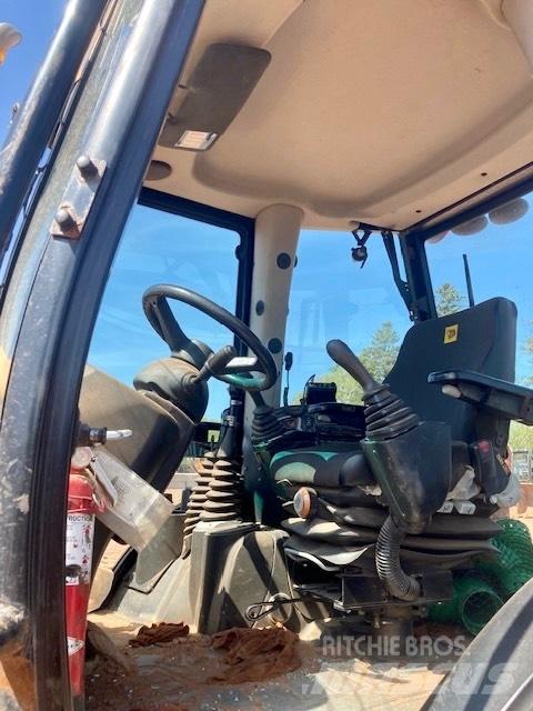 JCB 4 CX Ekskavatori-iekrāvēji