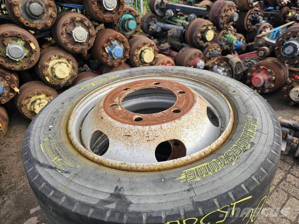 Bridgestone R 168 Platformas/izkraušana no sāniem