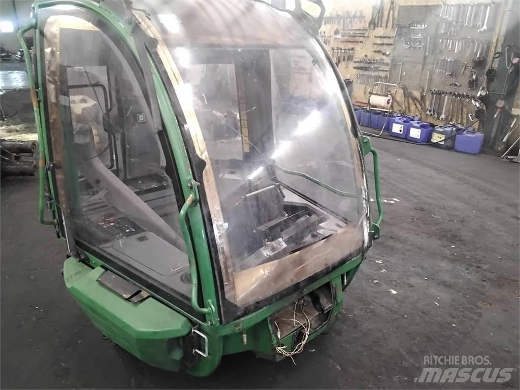 John Deere 1270E Kabīnes un interjers