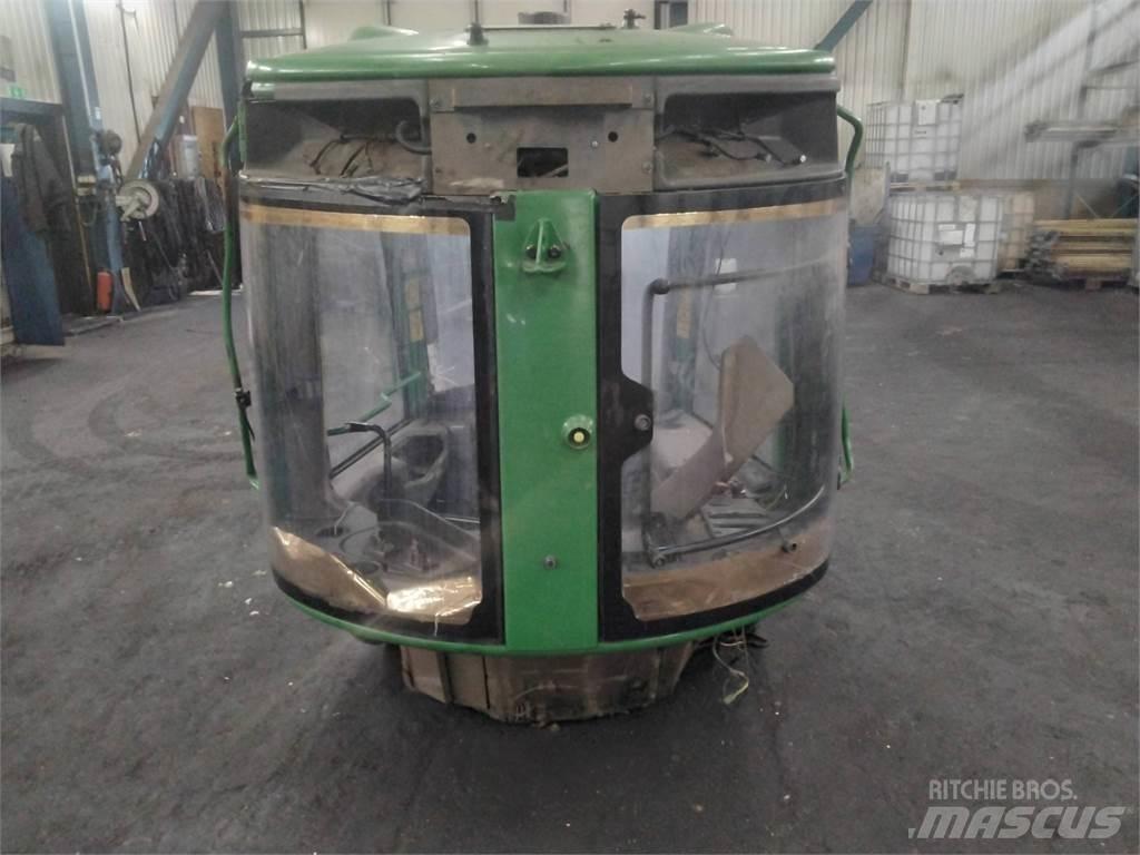 John Deere 1270E Kabīnes un interjers