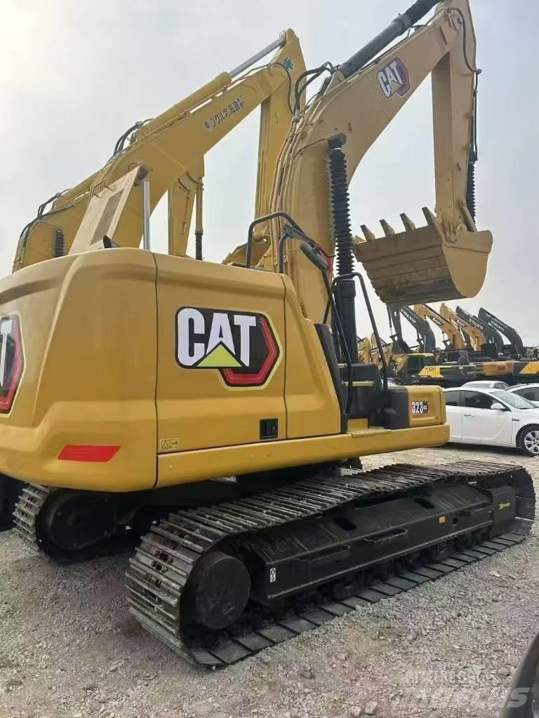 CAT 323 Kāpurķēžu ekskavatori